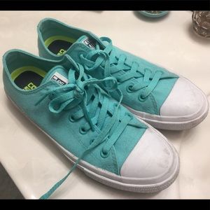 Converse chuck 2 teal. EUC Men’s 7/Ladies 9.